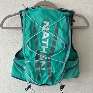 Nathan Vaporairess Hydration Vest